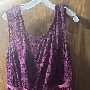 CELEBRATE DB STUDIO
lace bridesmaid dress with long mesh skirt
Color: Sangria